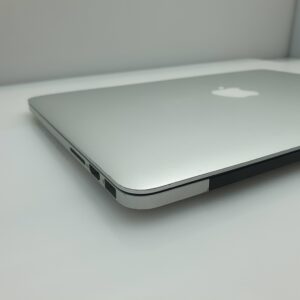 MacBook Pro 13-Inch “Core i5” 2.9GHz (Early 2015) 16GB RAM 512GB