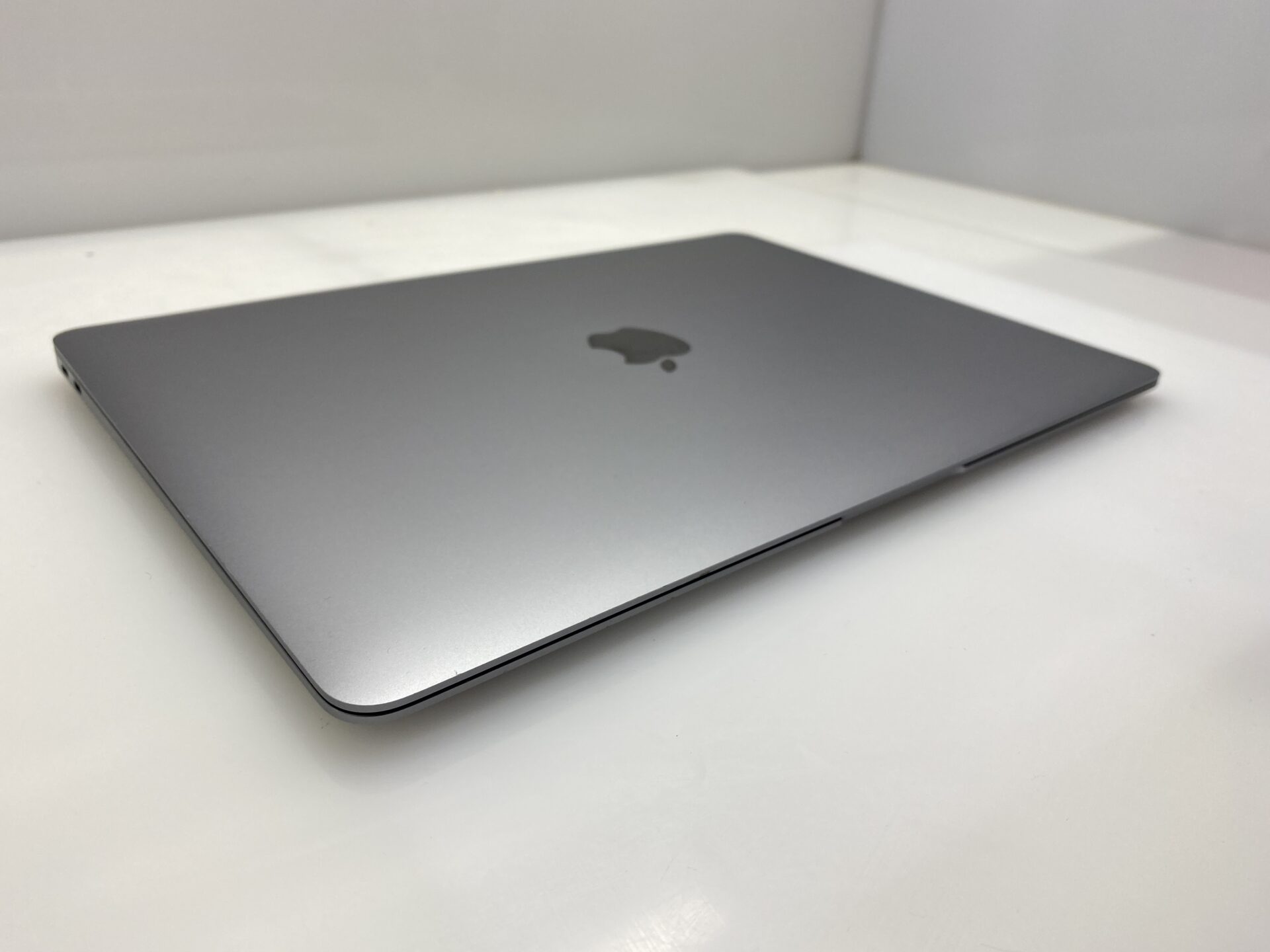 MacBook Air 2018 i5/8GB/128GB スペースグレイ abitur.gnesin-academy.ru