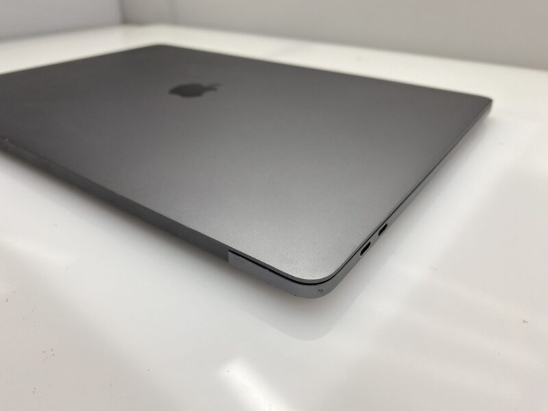 MacBook Pro 15-Inch “Core i7” 2.9GHz (TouchBar/2017) 16GB RAM