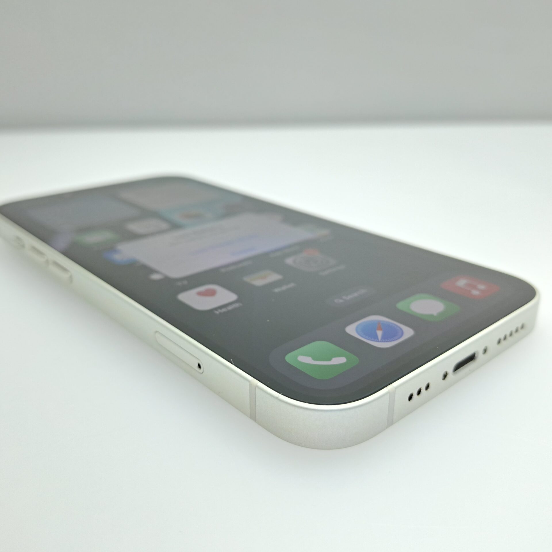 iPhone 13 128GB White (6 Month Warranty) - Image 2