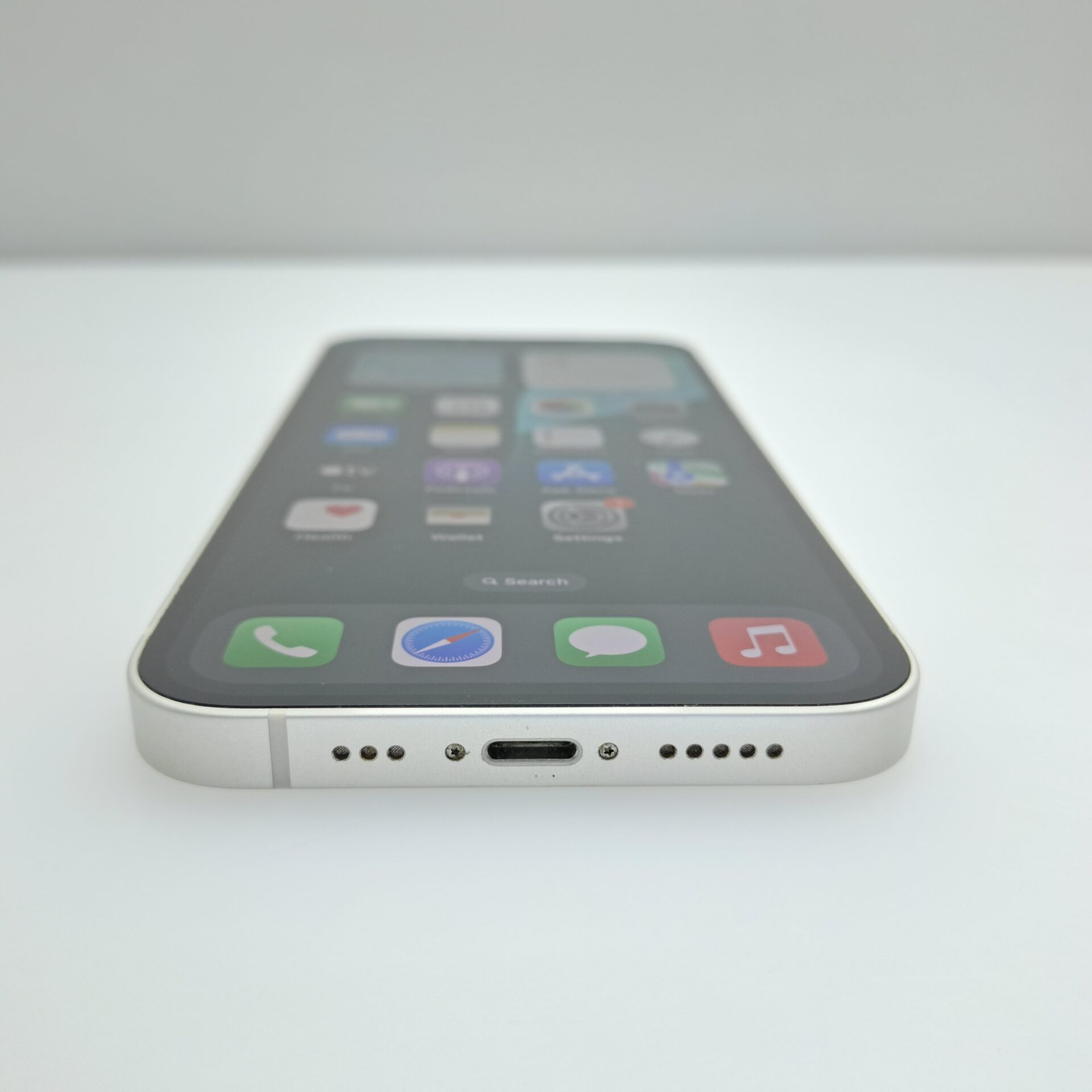 iPhone 13 128GB White (6 Month Warranty) - Image 3
