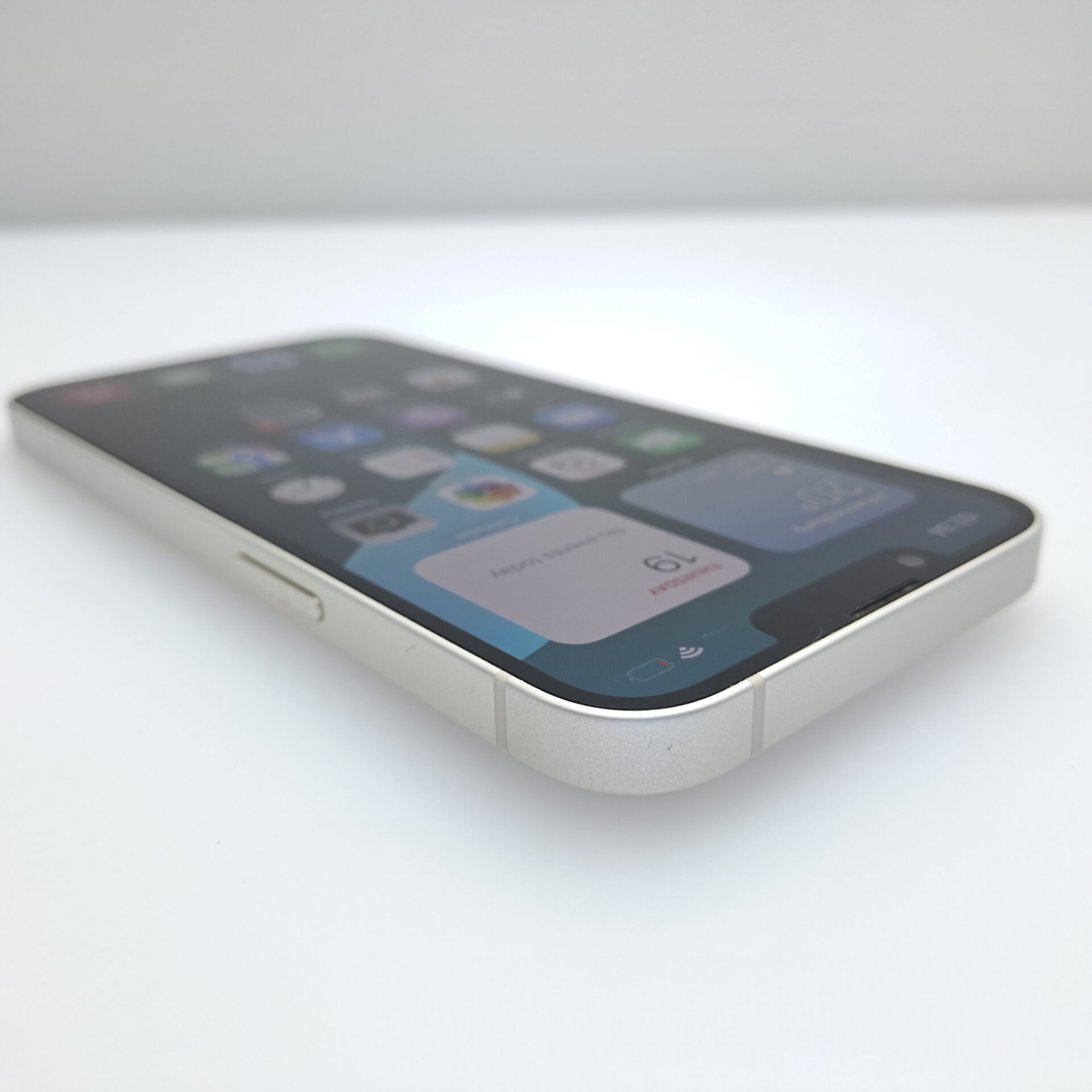 iPhone 13 128GB White (6 Month Warranty) - Image 5