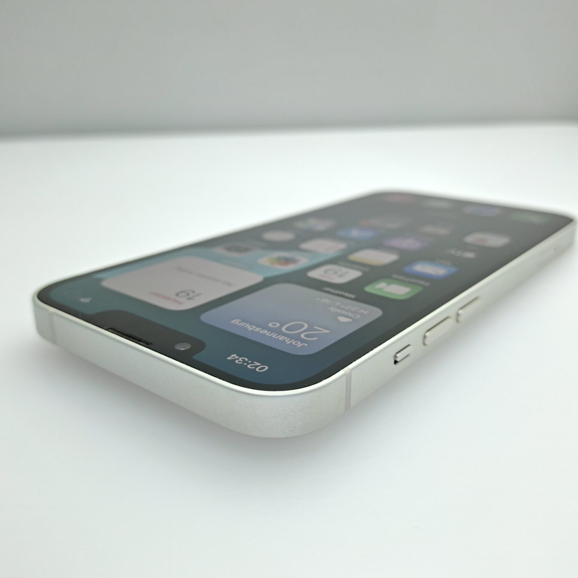 iPhone 13 128GB White (6 Month Warranty) - Image 7