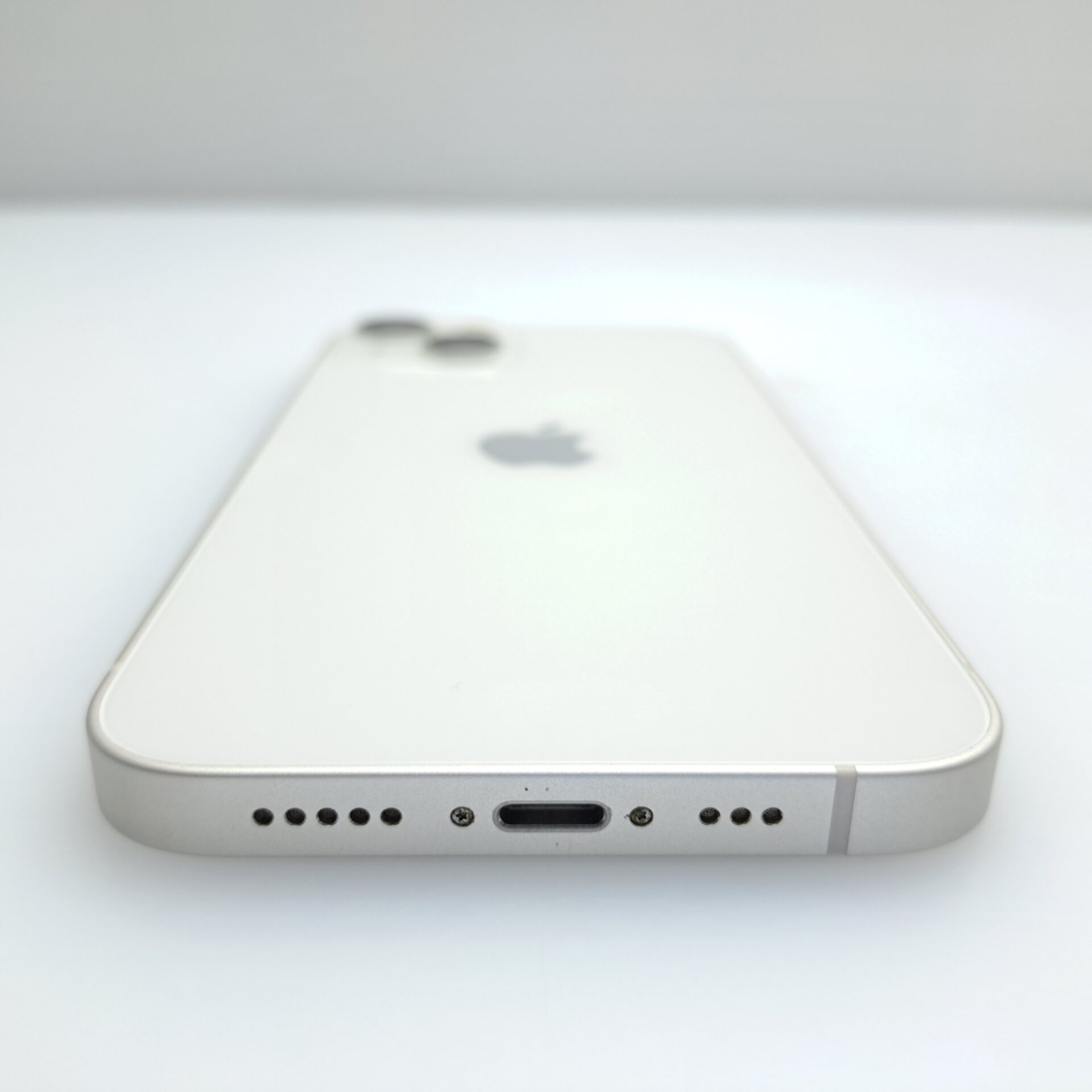 iPhone 13 128GB White (6 Month Warranty) - Image 9
