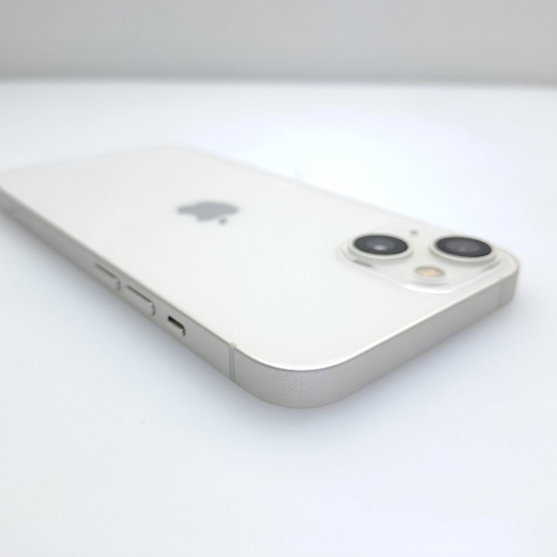 iPhone 13 128GB White (6 Month Warranty) | Epic Deals SA