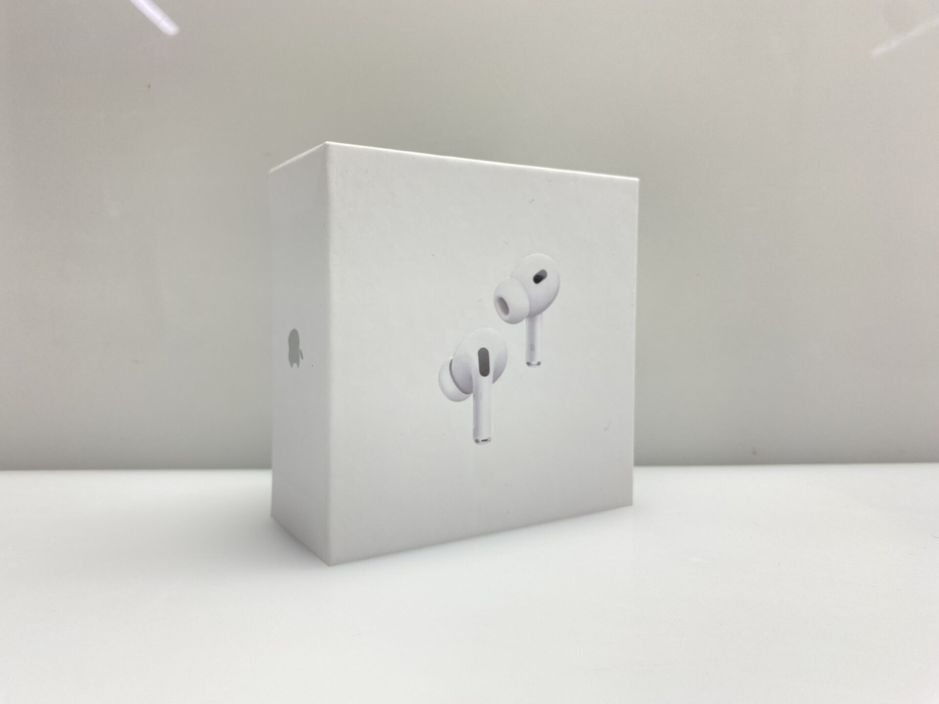 Apple Airpods Pro 2nd Gen White – Sealed - Image 2