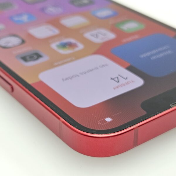 iPhone 13 256GB Product Red (6 Month Warranty) + Screen Protector Bundle Value: R200 - Image 5