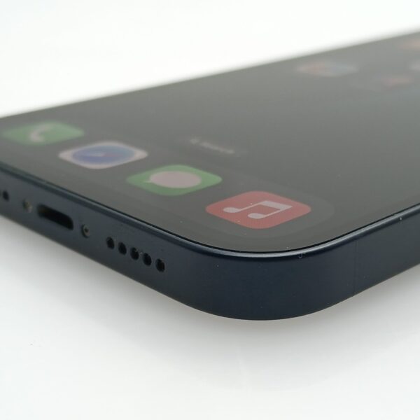 iPhone 13 128GB Midnight (6 Month Warranty) + Cover And Screen Protector Bundle Value: R400 - Image 7