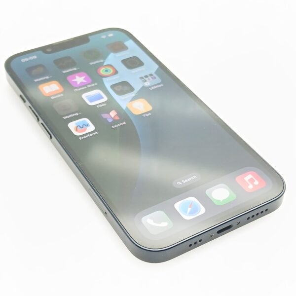 iPhone 13 128GB Midnight (6 Month Warranty) + Cover And Screen Protector Bundle Value: R400 - Image 8