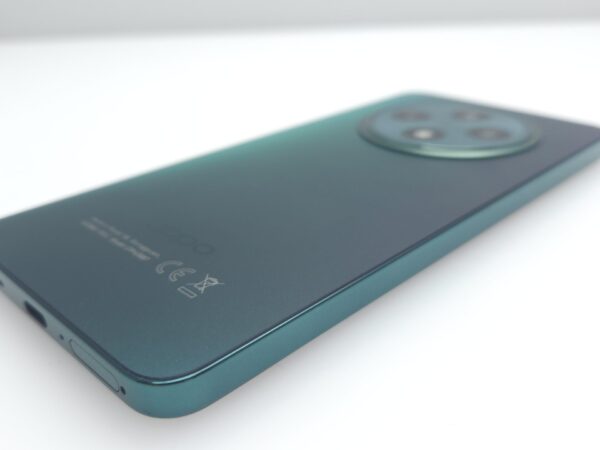 Oppo Reno 12 F 5G 256GB Olive Green (6 Month Warranty) + Cover Bundle Value: R200 - Image 15