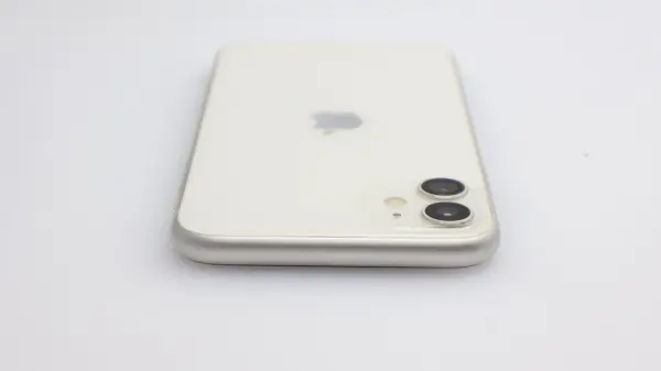 iPhone 11 64GB No Face ID White (6 Month Warranty) + Screen Bundle