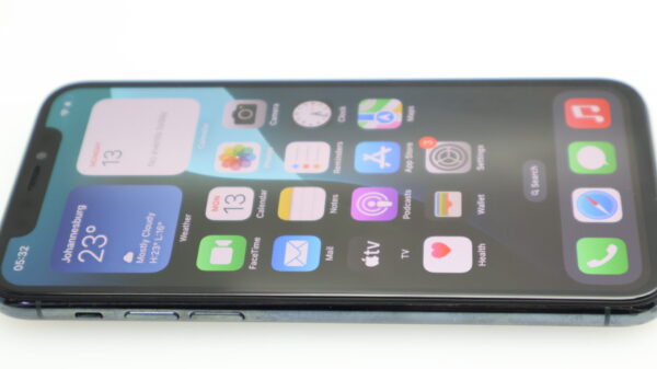 iPhone 11 Pro 64GB Space Grey (6 Month Warranty) + Cover And Screen Protector Bundle Value: R400 - Image 10