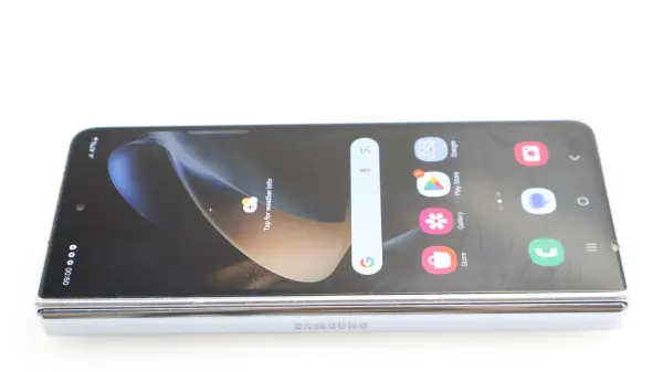 Samsung Galaxy Z Fold 4 256GB Dual Sim | Bent Casing | No