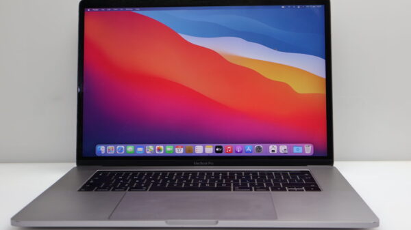 MacBook Pro 15-Inch "Core i7" 2.6GHz (Touch/Late 2016) 16GB RAM 256GB HDD Bright Spots Space Grey (12 Month Warranty) - Image 3