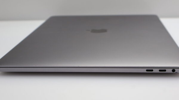 MacBook Pro 15-Inch "Core i7" 2.6GHz (Touch/Late 2016) 16GB RAM 256GB HDD Bright Spots Space Grey (12 Month Warranty) - Image 7