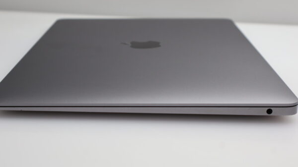 MacBook Air 13-Inch "Core i5" 1.6GHz (2019) 8GB RAM 256GB HDD Space Grey  (6 Month Warranty) - Image 7