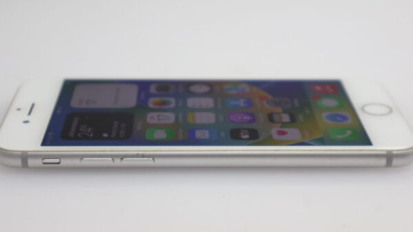 iPhone 8 64GB Silver - Image 9