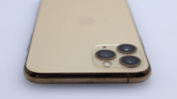 iPhone 11 Pro 64GB Gold (6 Month warranty) + Screen Protector Bundle Value: R200 - Image 11