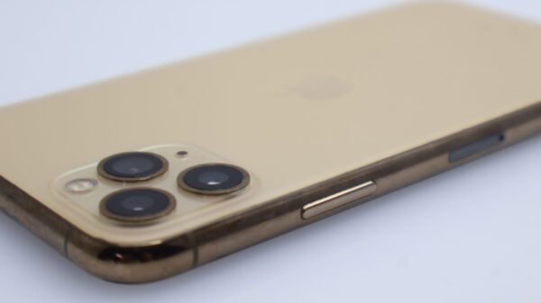 iPhone 11 Pro 64GB Gold (6 Month warranty) + Screen Protector Bundle Value: R200 - Image 12