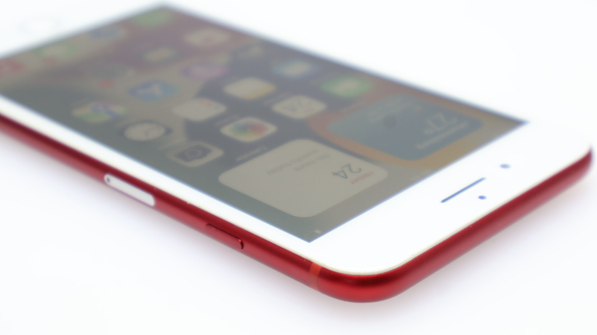 iPhone 7 Plus 128GB Minor Bright Spots Product Red - Image 6