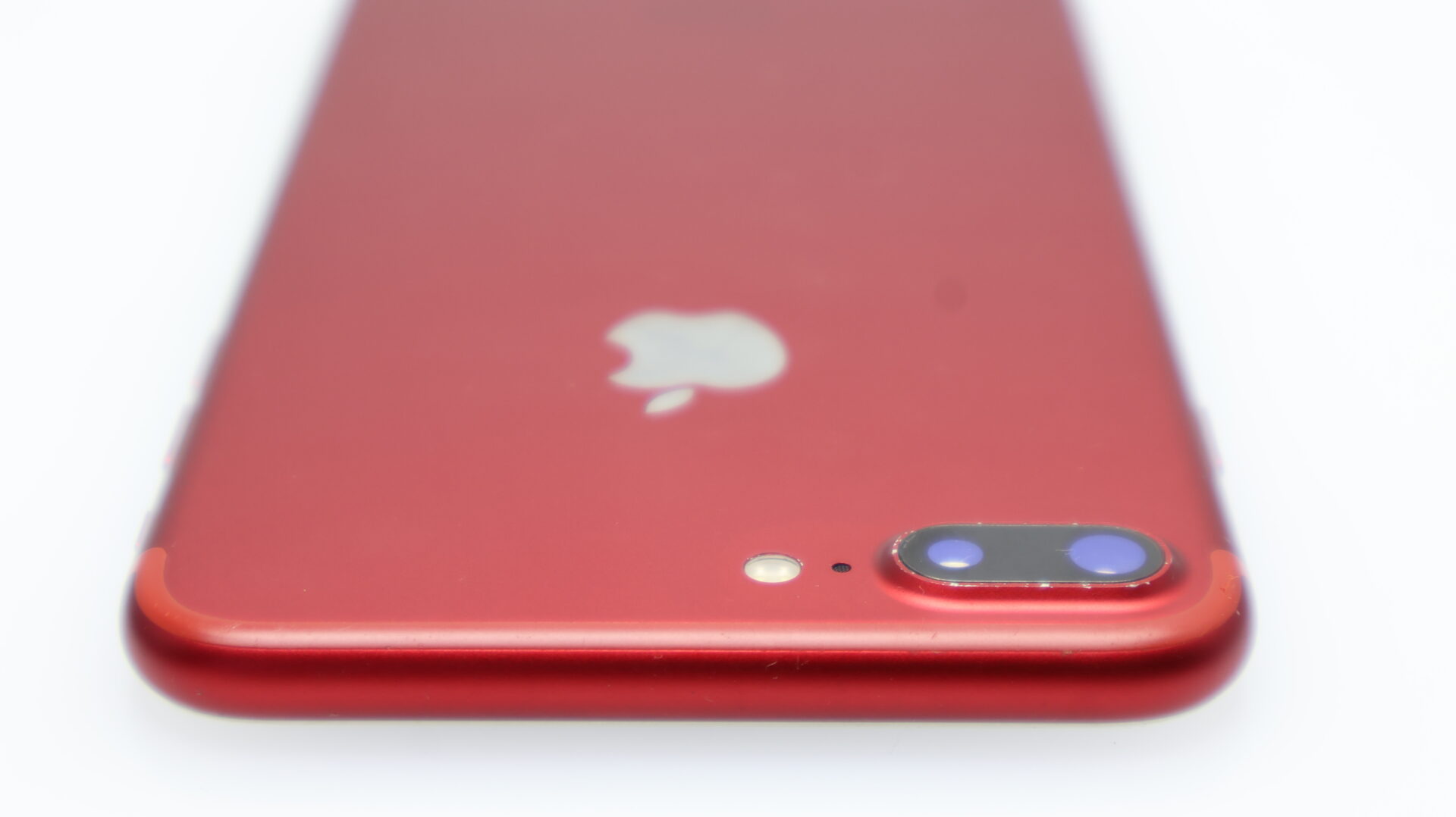 iPhone 7 Plus 128GB Minor Bright Spots Product Red - Image 11