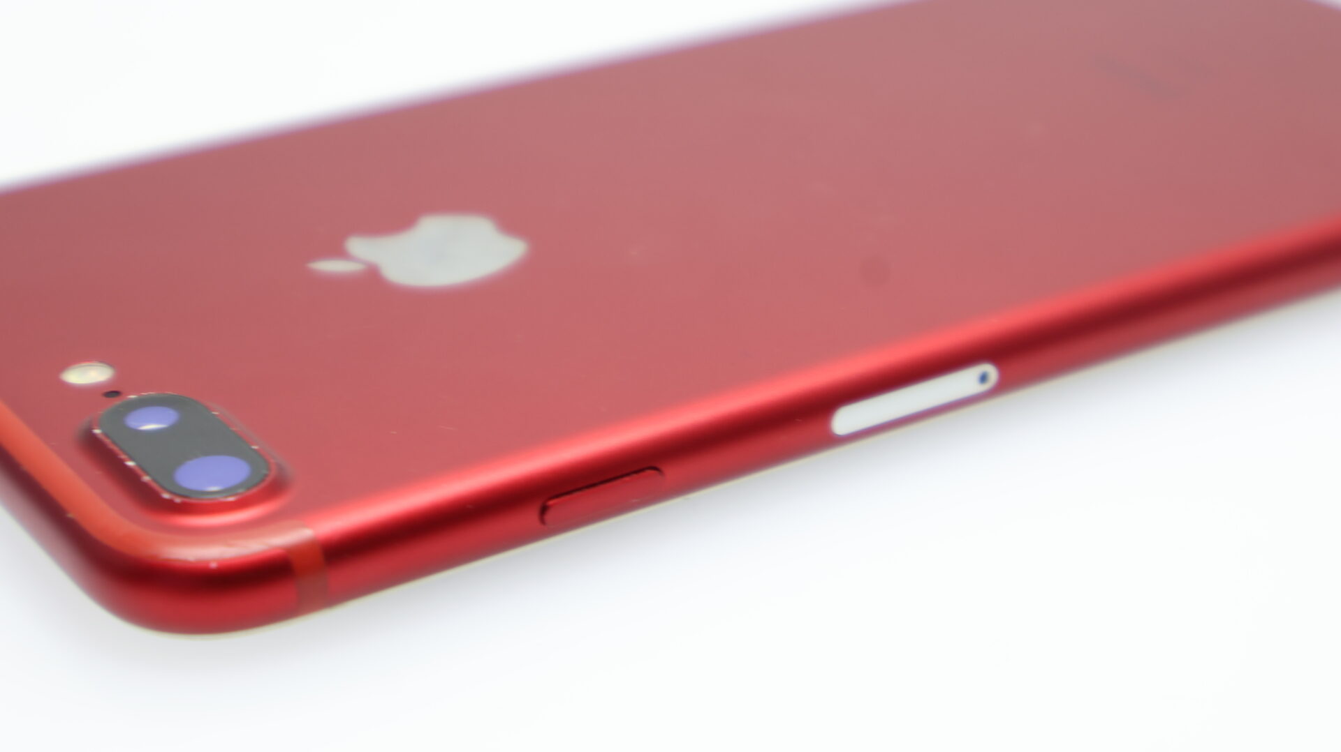 iPhone 7 Plus 128GB Minor Bright Spots Product Red - Image 12