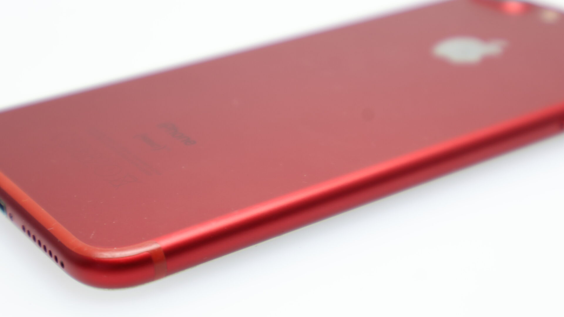 iPhone 7 Plus 128GB Minor Bright Spots Product Red - Image 15