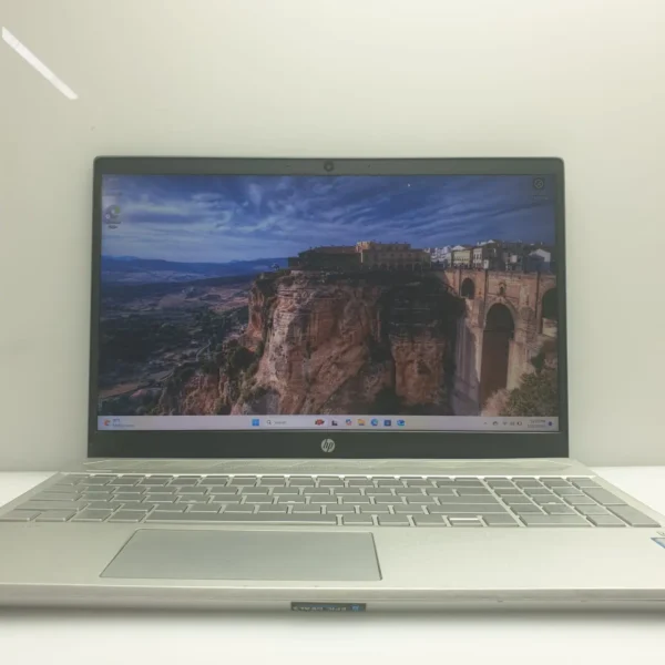 HP Pavilion 15-cs0007ni "Core i7" 1.80GHz 8GB RAM 1TB SSD Damaged Casing Faulty Battery Silver - Image 3