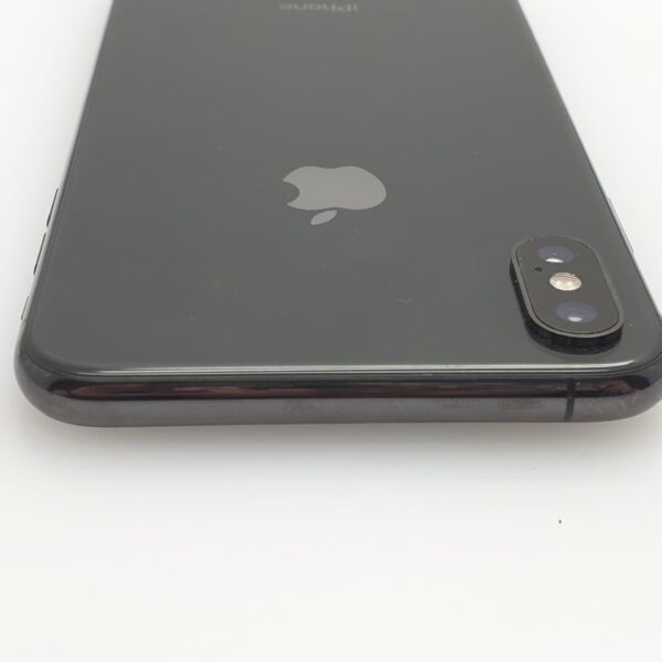 iPhone Xs Max 256GB Space Grey (6 Month Warranty) + Screen Protector And Cover Bundle Value: R400 - Image 6