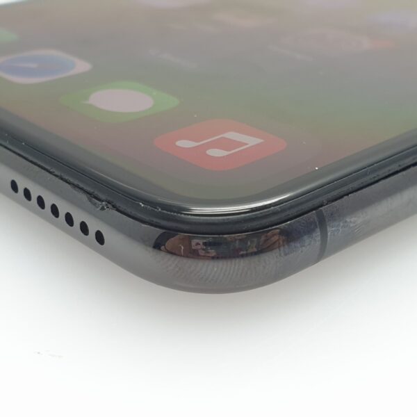 iPhone Xs Max 256GB Space Grey (6 Month Warranty) + Screen Protector And Cover Bundle Value: R400 - Image 10