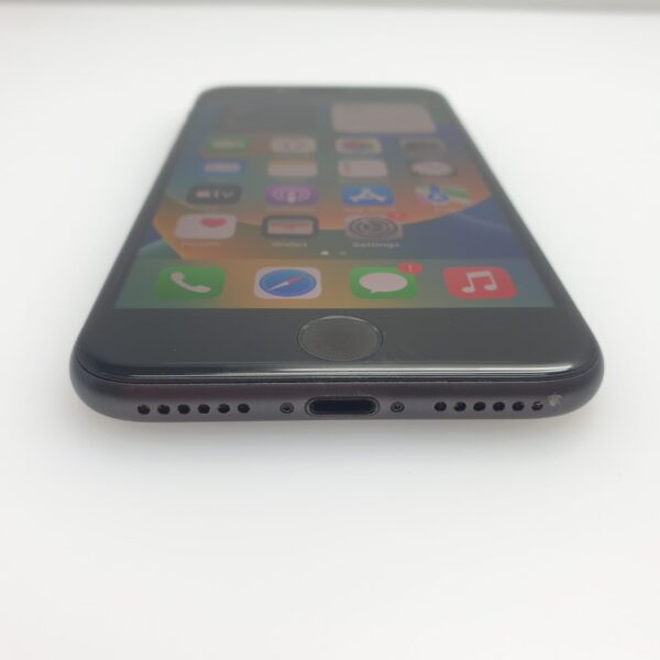 iPhone 8 64GB Space Gray + Screen Protector Bundle Value: R200 - Image 3