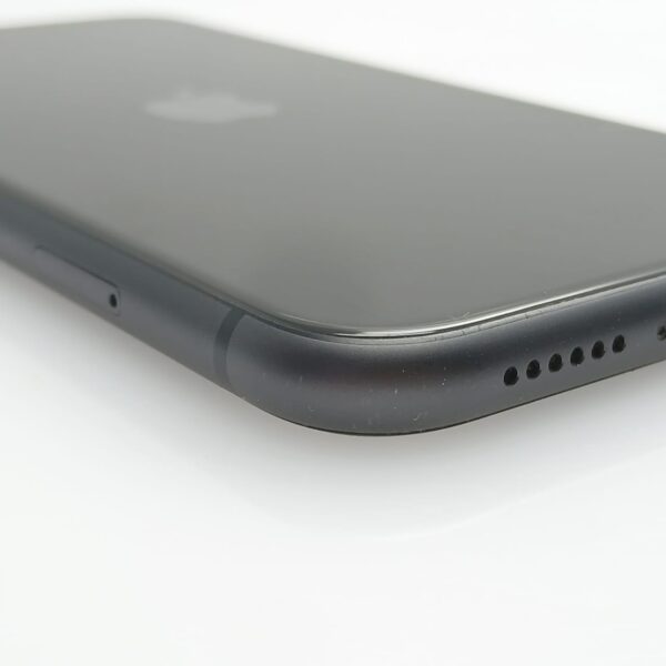 iPhone 11 64GB Black (6 Month Warranty) + Cover Bundle Value: R200 - Image 12