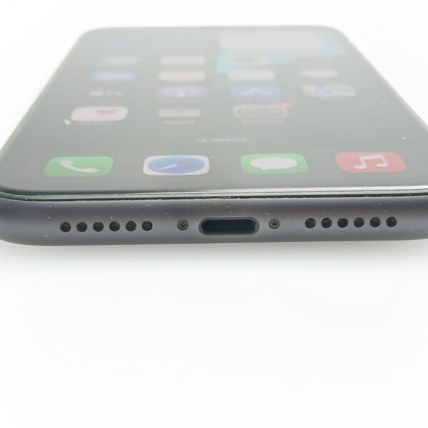 iPhone 11 64GB Black (6 Month Warranty) + Cover Bundle Value: R200 - Image 6