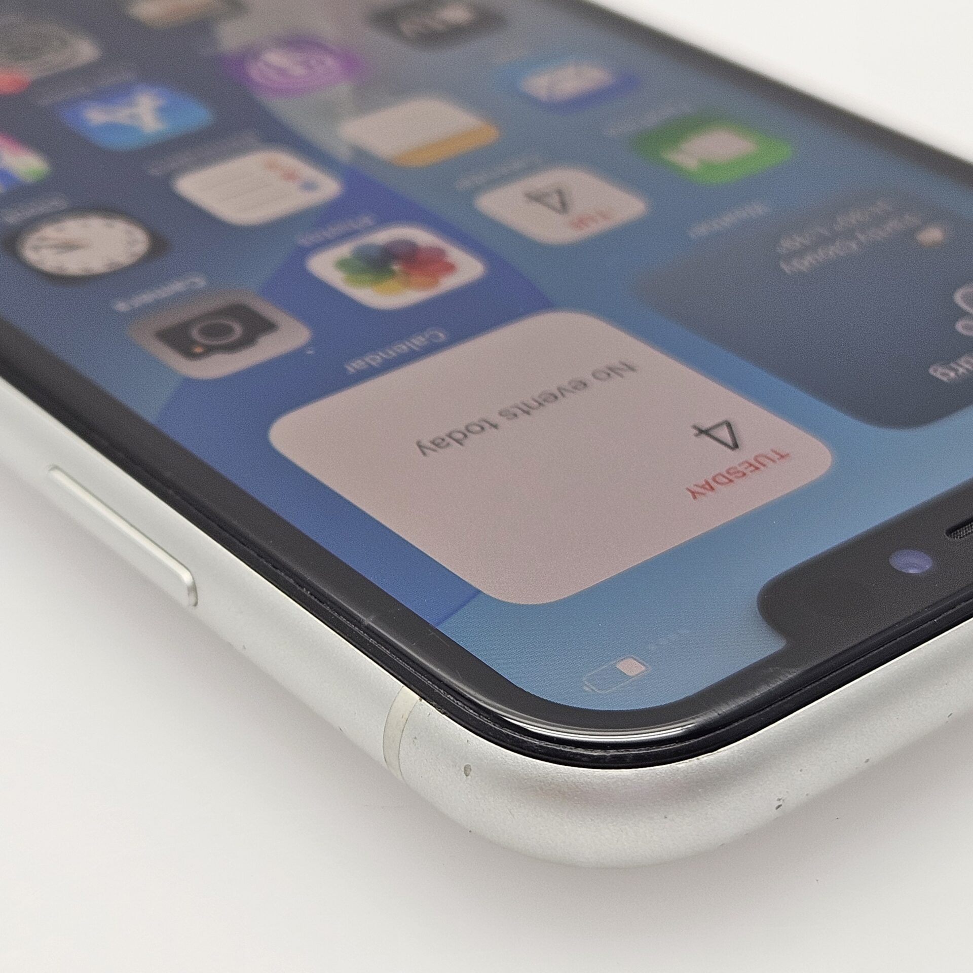 iPhone XR 256GB White (3 Month Warranty) - Image 5