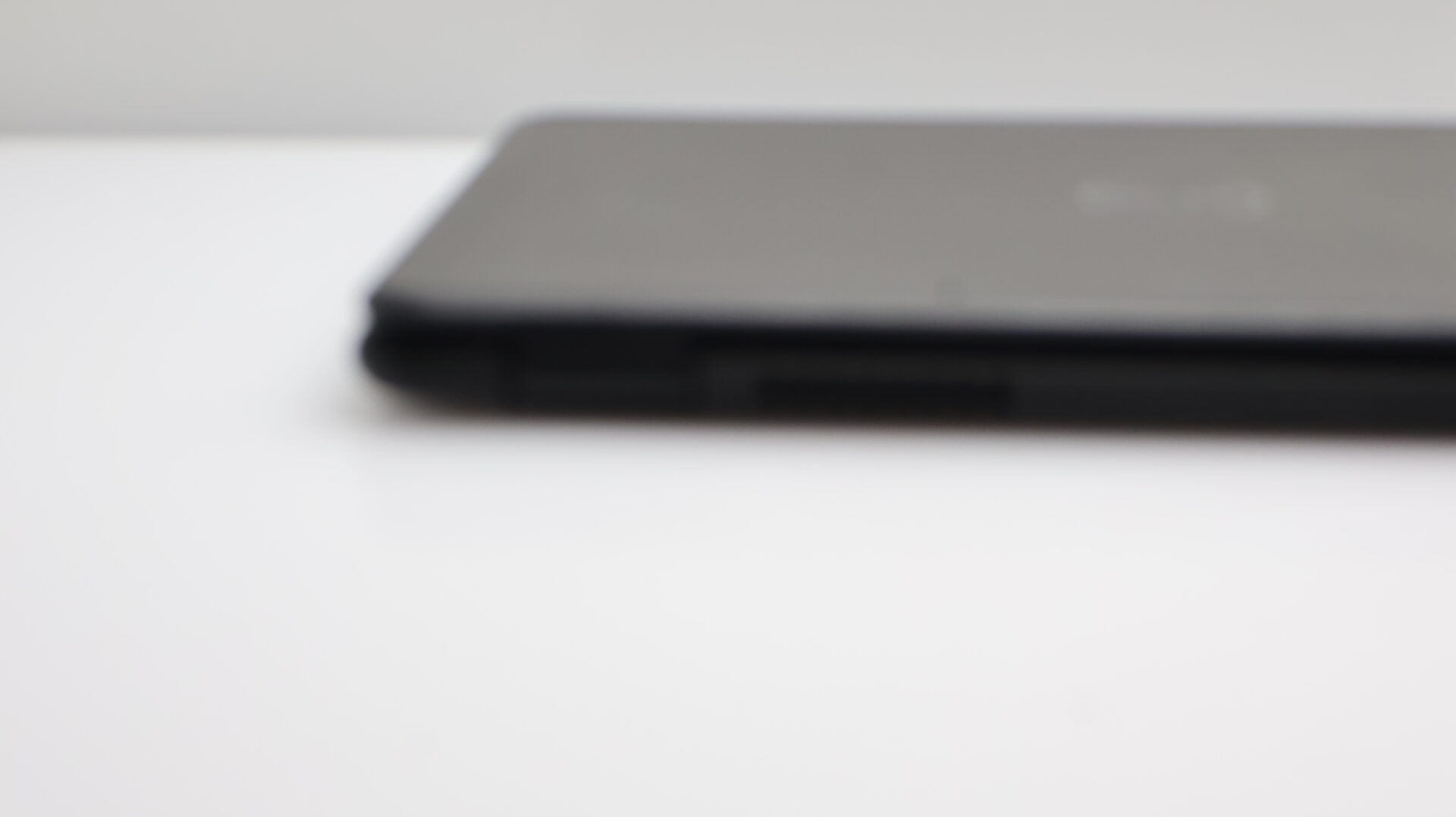 Dell Latitude 3310 2-In-1 "Core i3" 2.10GHz 8GB 256GB SSD Minor Bright Spots And Used Battery Black - Image 10