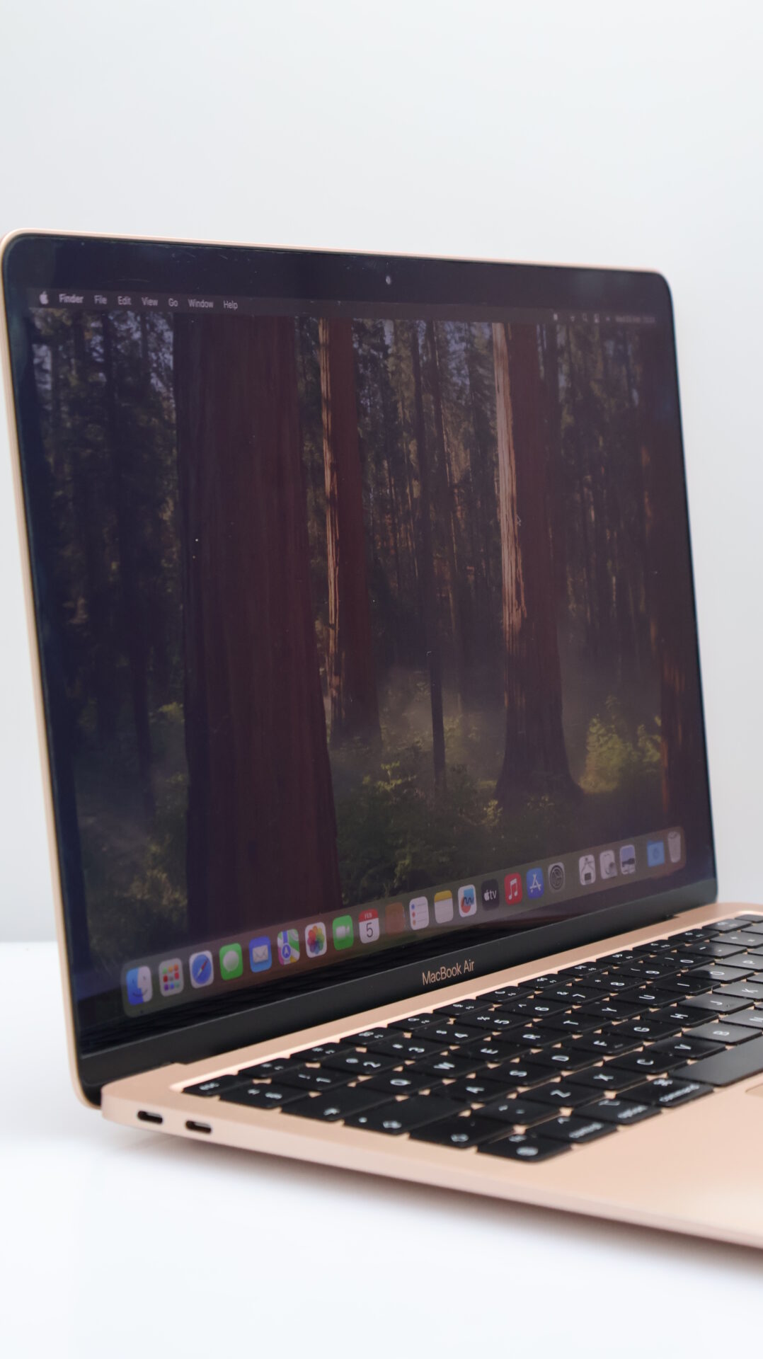 MacBook Air M1 8 CPU/ 7 GPU 13-inch (2020) 8GB RAM 256GB SSD Gold (12 Month Warranty) - Image 4