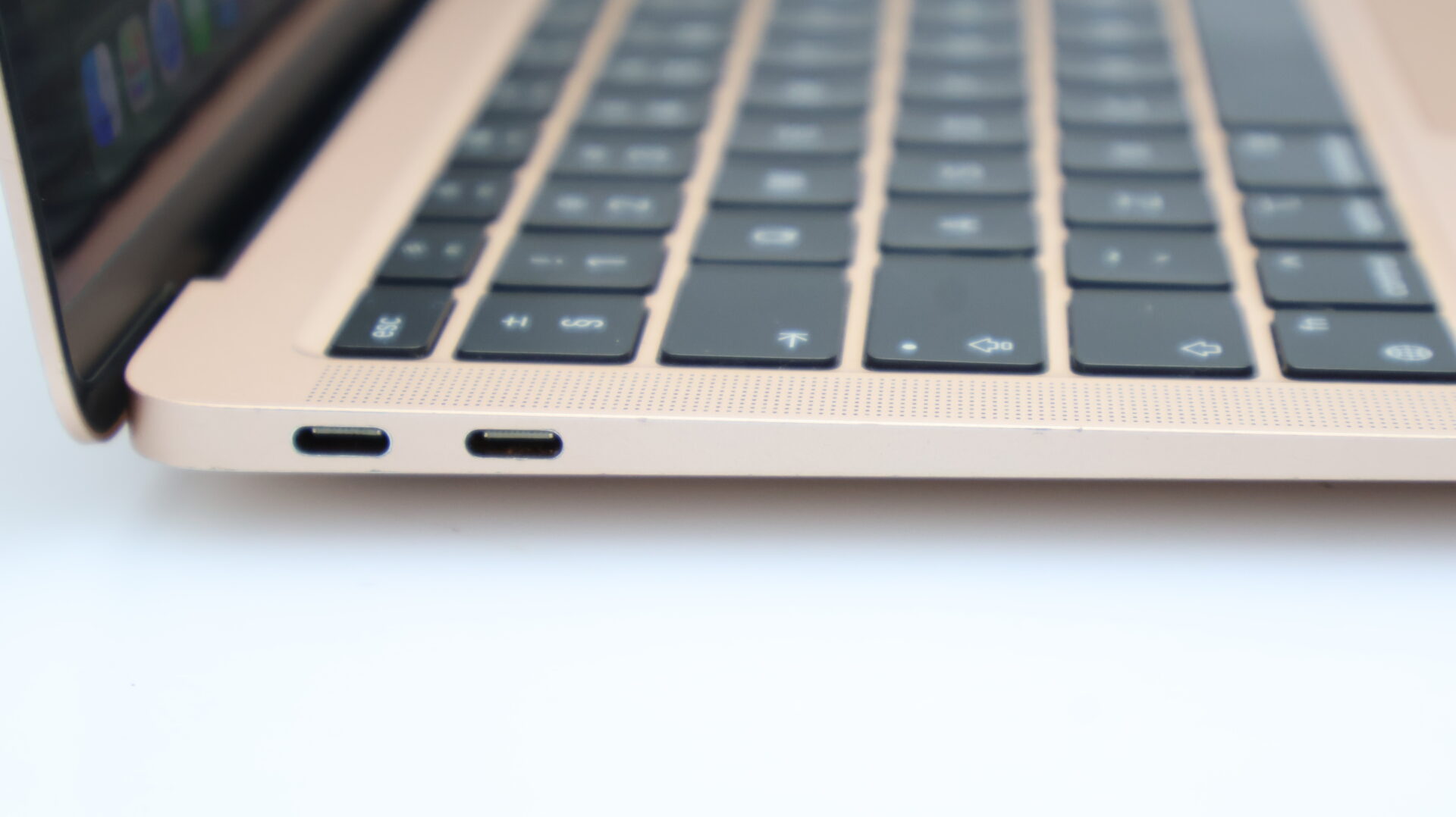 MacBook Air M1 8 CPU/ 7 GPU 13-inch (2020) 8GB RAM 256GB SSD Gold (12 Month Warranty) - Image 5