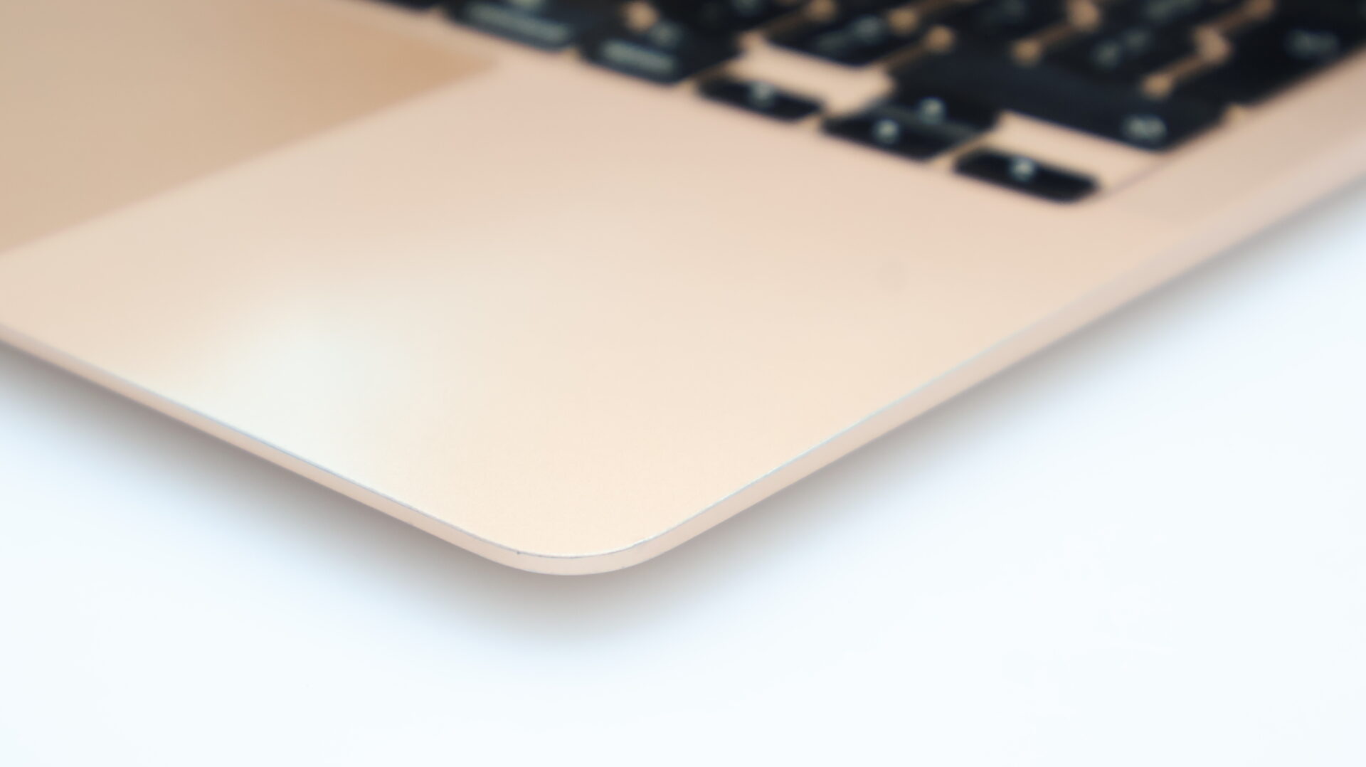 MacBook Air M1 8 CPU/ 7 GPU 13-inch (2020) 8GB RAM 256GB SSD Gold (12 Month Warranty) - Image 7