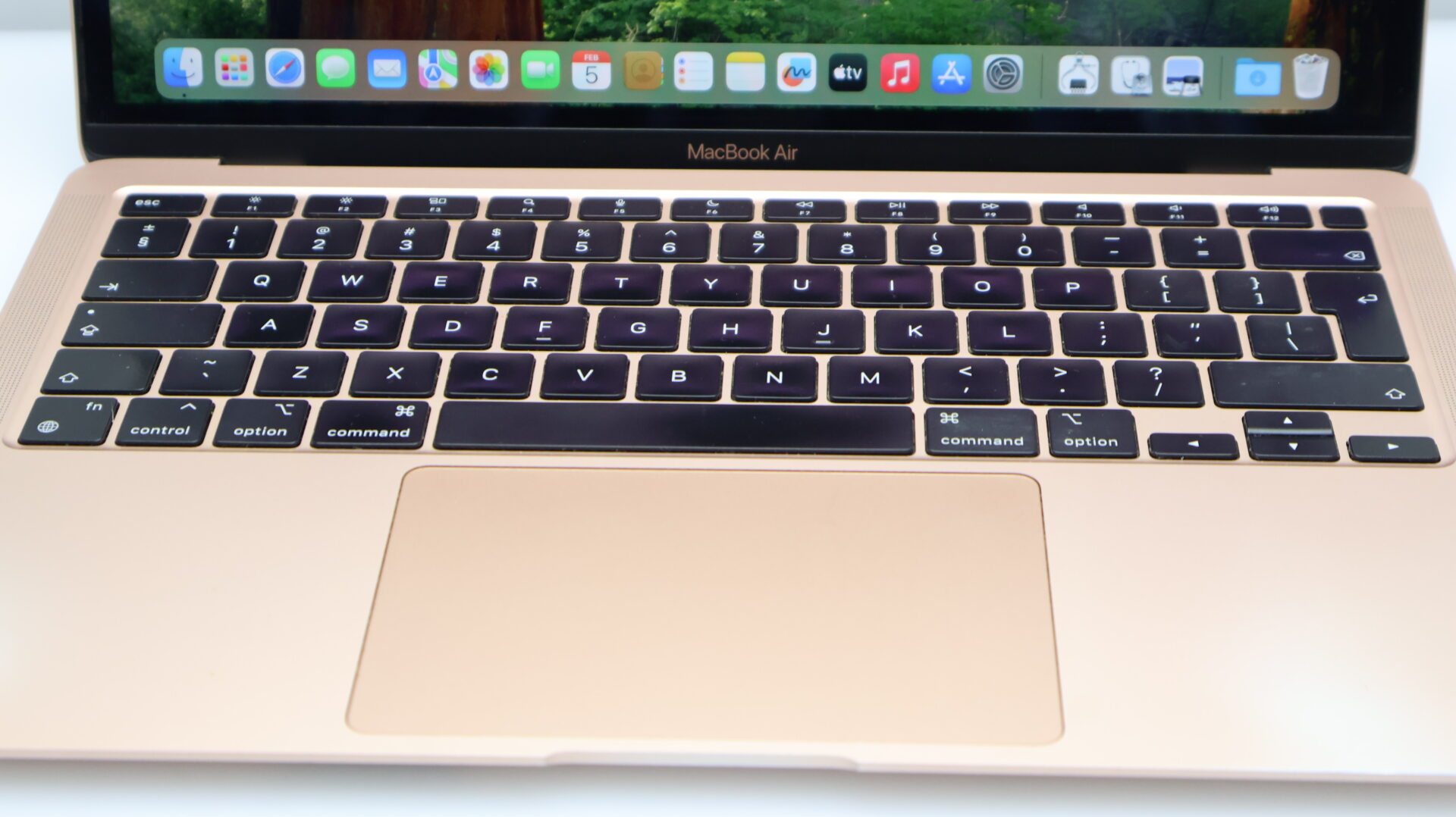 MacBook Air M1 8 CPU/ 7 GPU 13-inch (2020) 8GB RAM 256GB SSD Gold (12 Month Warranty) - Image 9