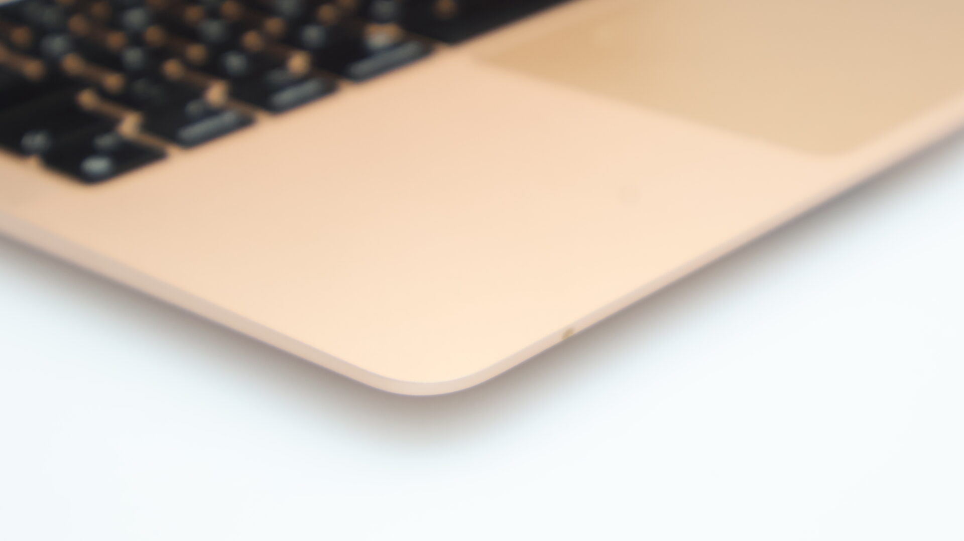 MacBook Air M1 8 CPU/ 8 GPU 13-inch (2020) 8GB RAM 256GB SSD Gold