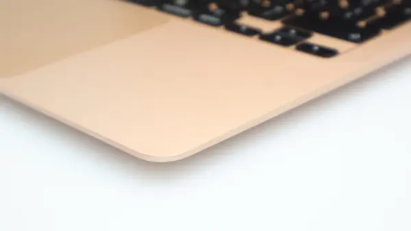MacBook Air M1 8 CPU/ 8 GPU 13-inch (2020) 8GB RAM 256GB SSD Gold