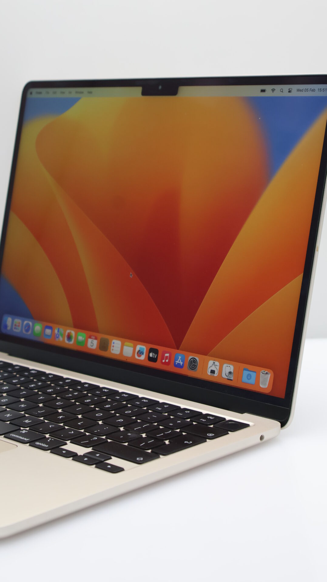 MacBook Air M2 13-inch 8CPU/ 8 GPU (2022) 8GB RAM 256GB SSD Silver