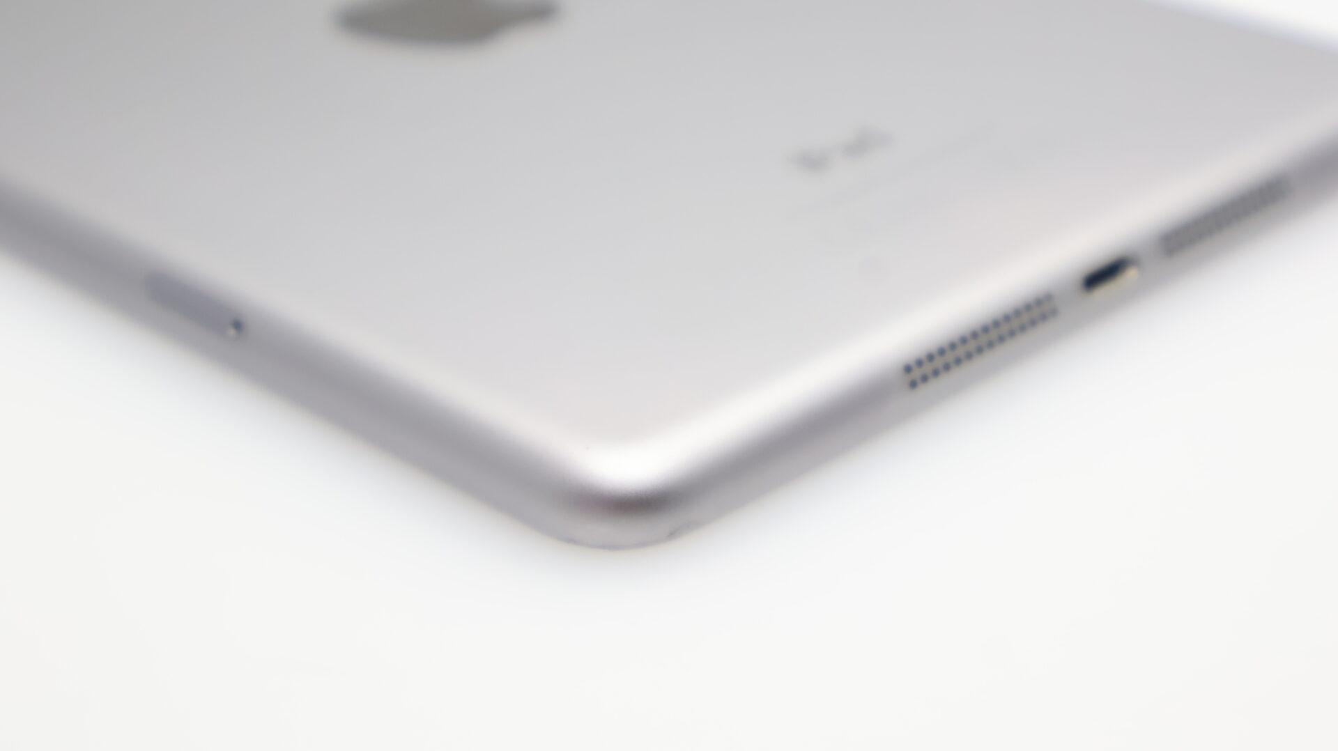 iPad Mini 3 (Wi-Fi/Cellular) 128GB Space Gray - Cracked Screen - Image 12