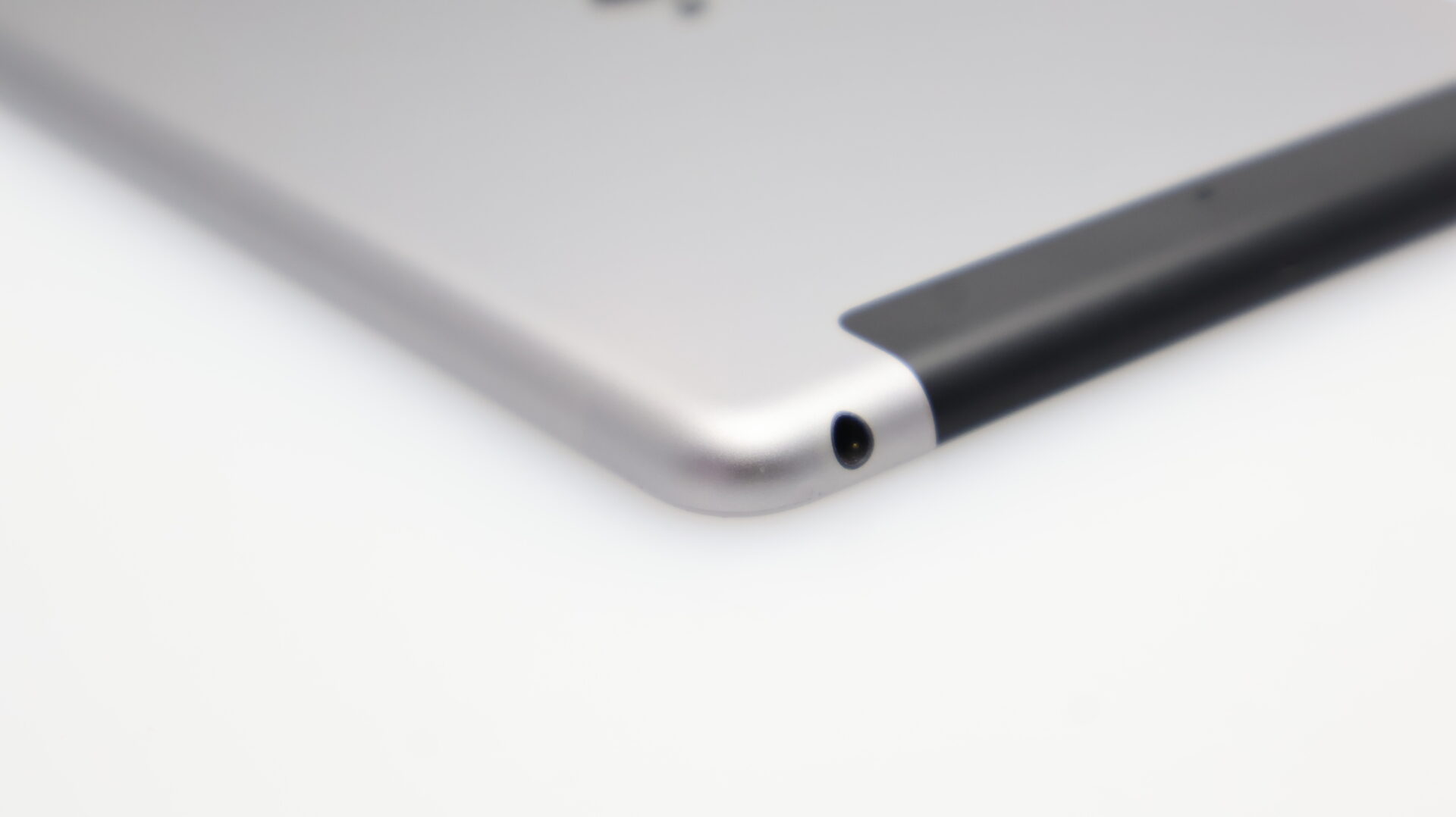 iPad Mini 3 (Wi-Fi/Cellular) 128GB Space Gray - Cracked Screen - Image 15
