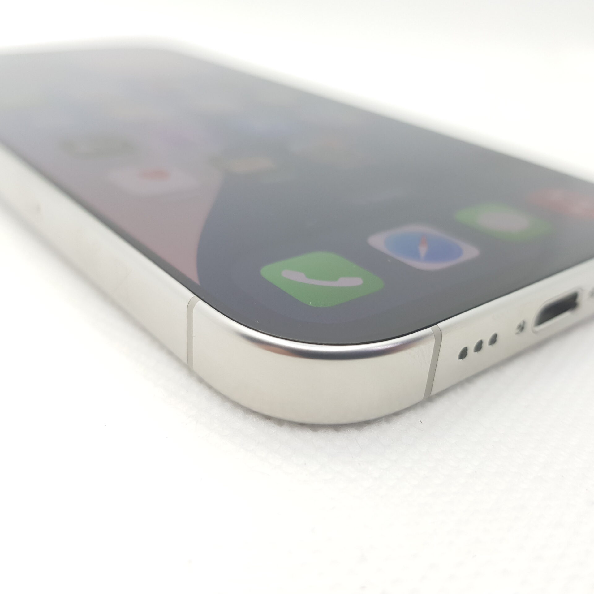 iPhone 16 Pro 256GB White Titanium (Original Apple Warranty) Mint Condition - Image 2
