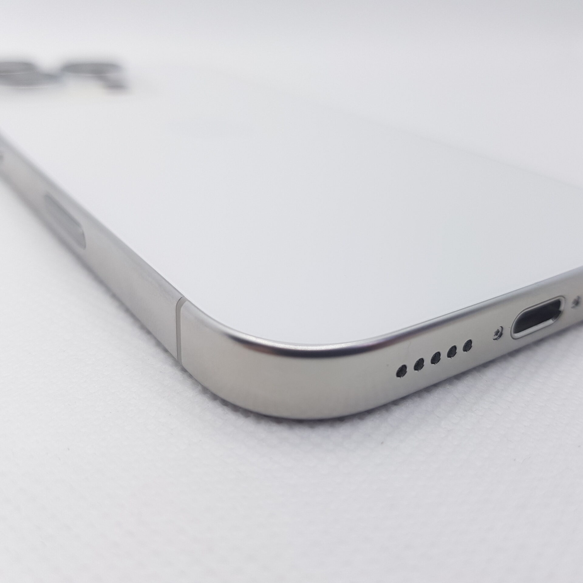 iPhone 16 Pro 256GB White Titanium (Original Apple Warranty) Mint Condition - Image 7