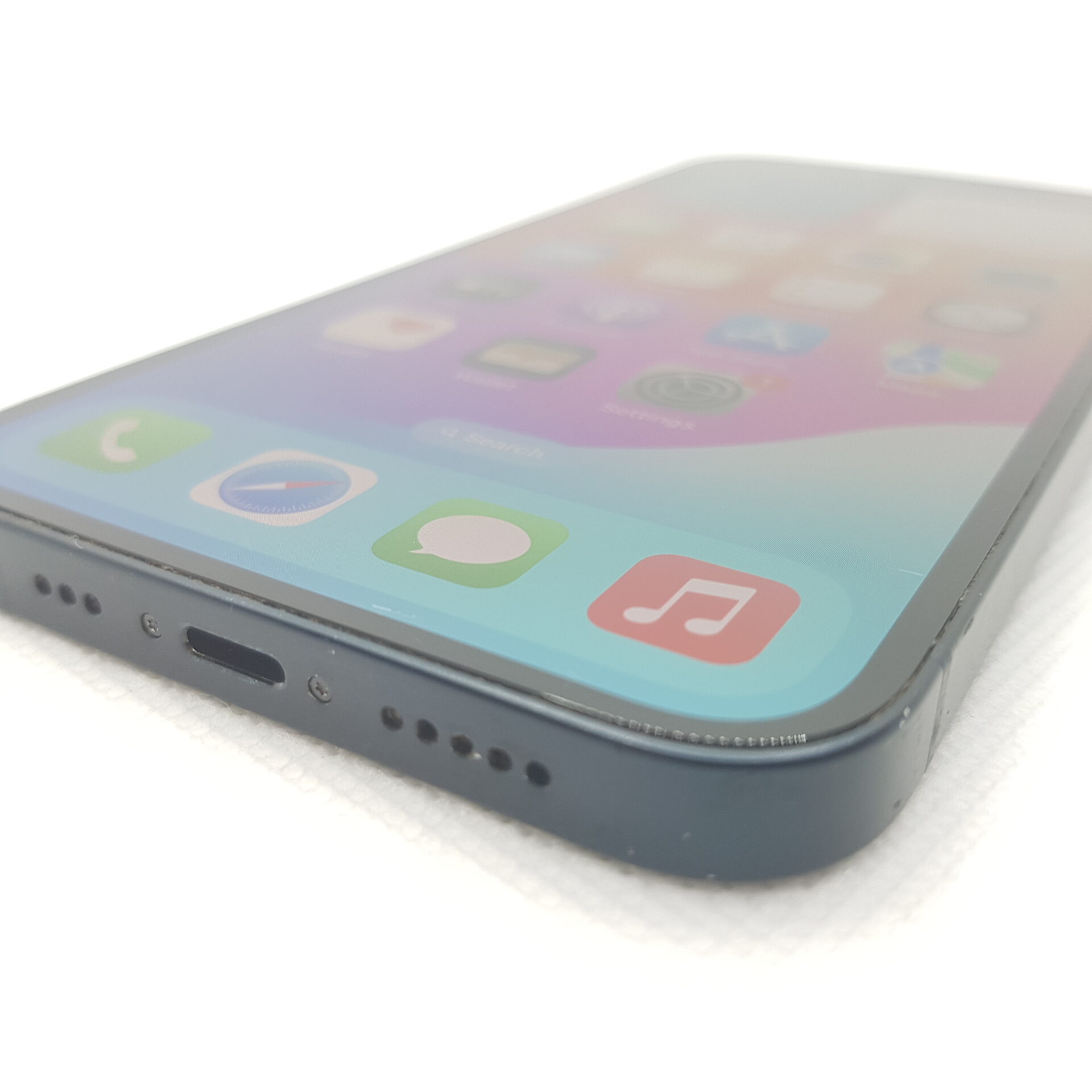 iPhone 13 128GB Midnight (6 Month Warranty) - Image 3