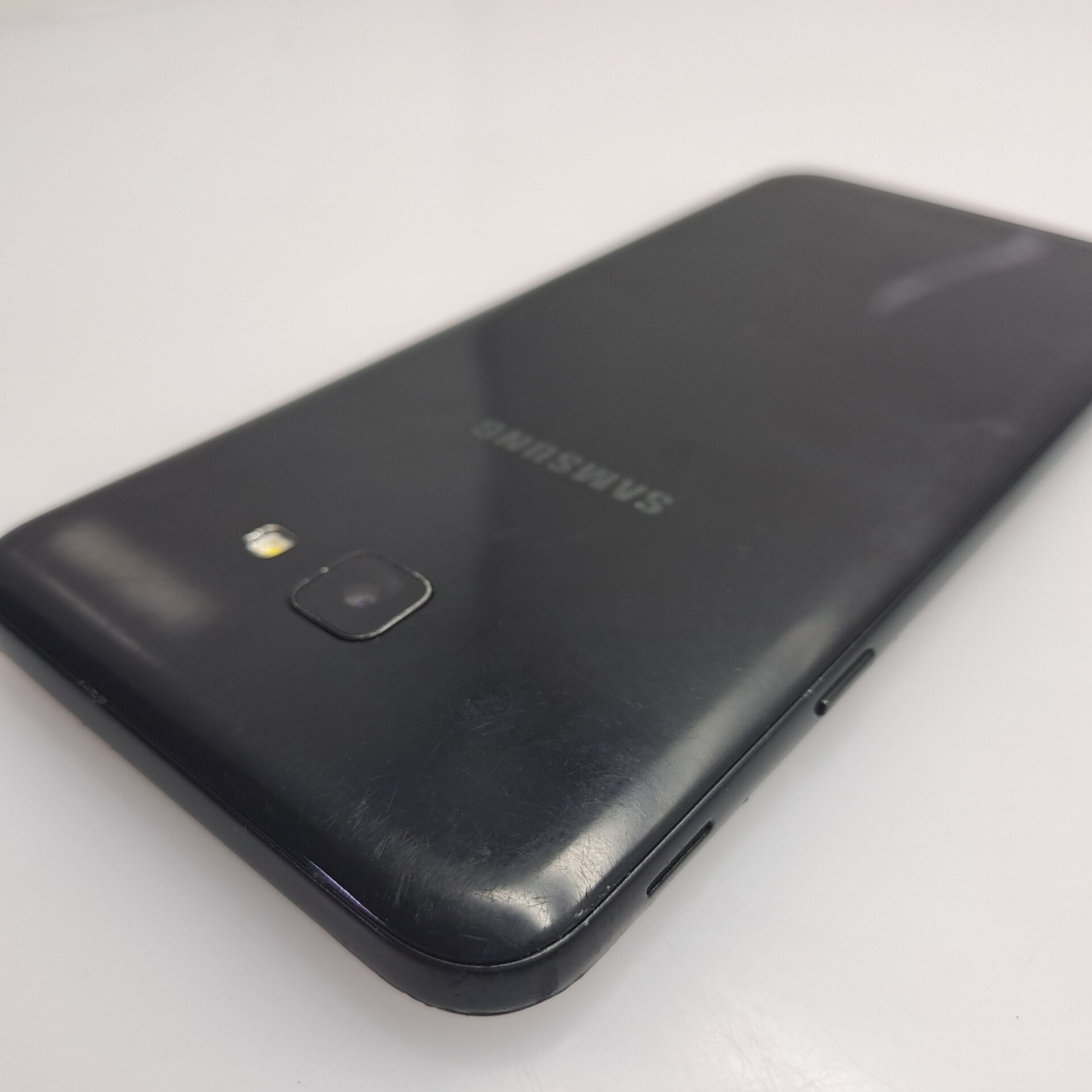 Samsung Galaxy J4 Core (2018) | 16GB | Black + Phone Cover Valued