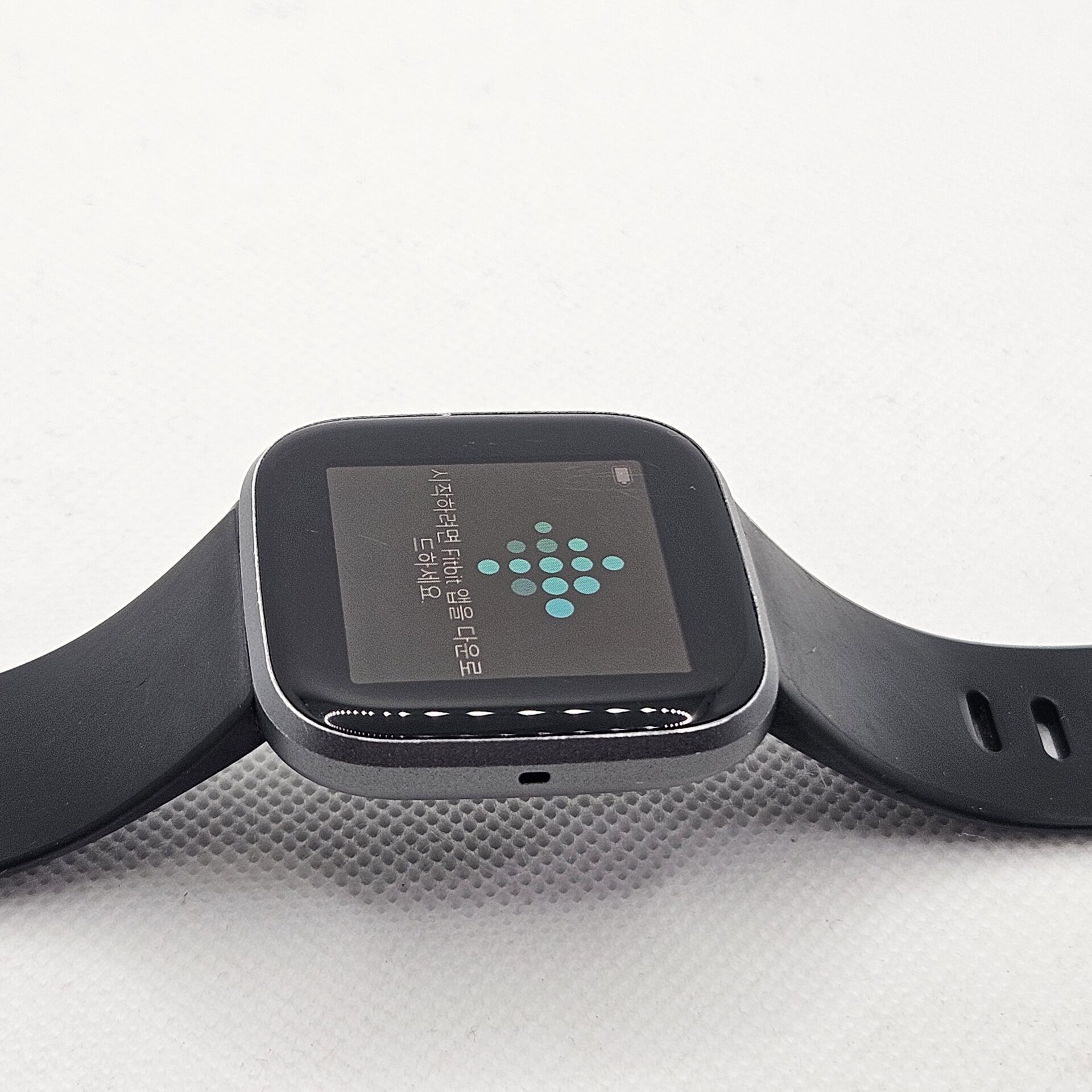 Fitbit Versa 2 Black/Carbon - No Charger | Epic Deals SA