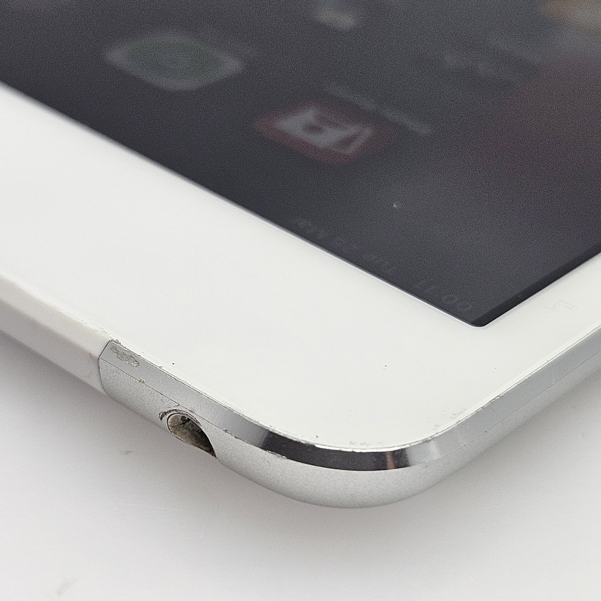 iPad Mini 4th Gen 16GB (Wifi Only) No Touch ID Silver - Image 6